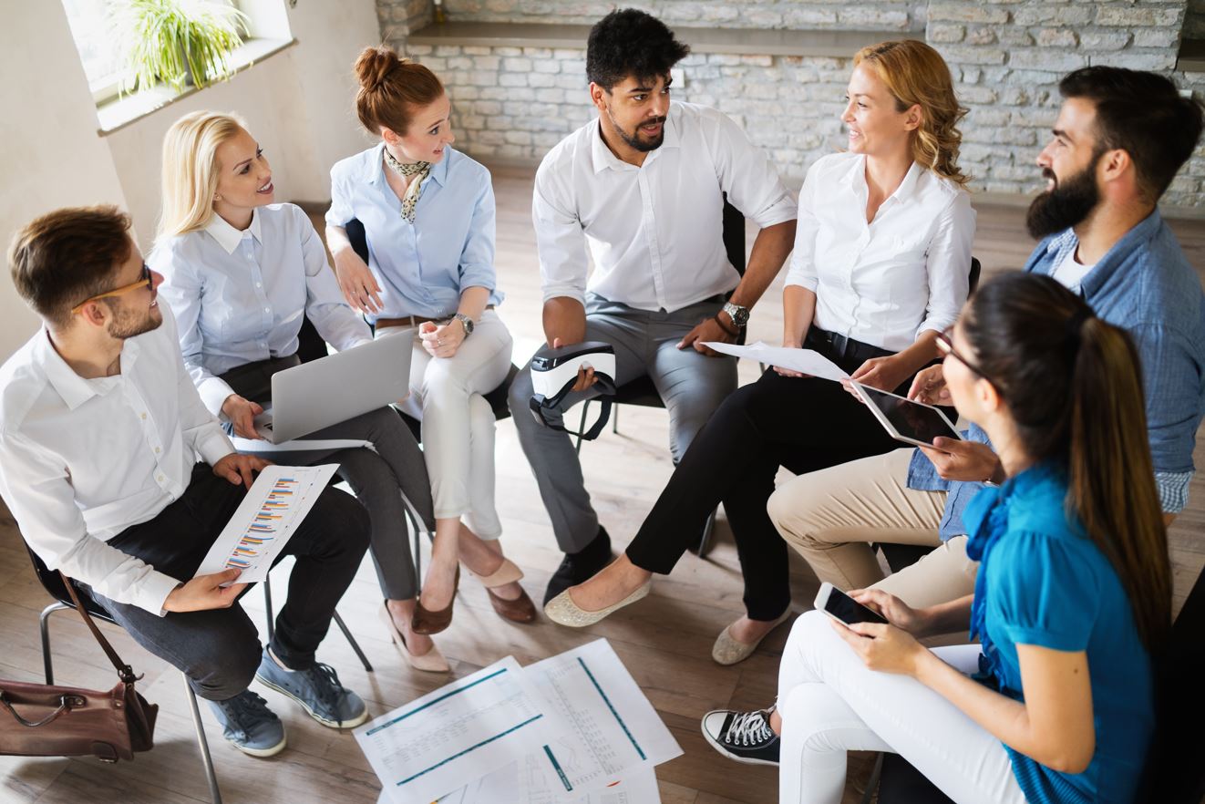 Imegenes de personas reunidas de trabajando Imegenes de personas reunidas de trabajando